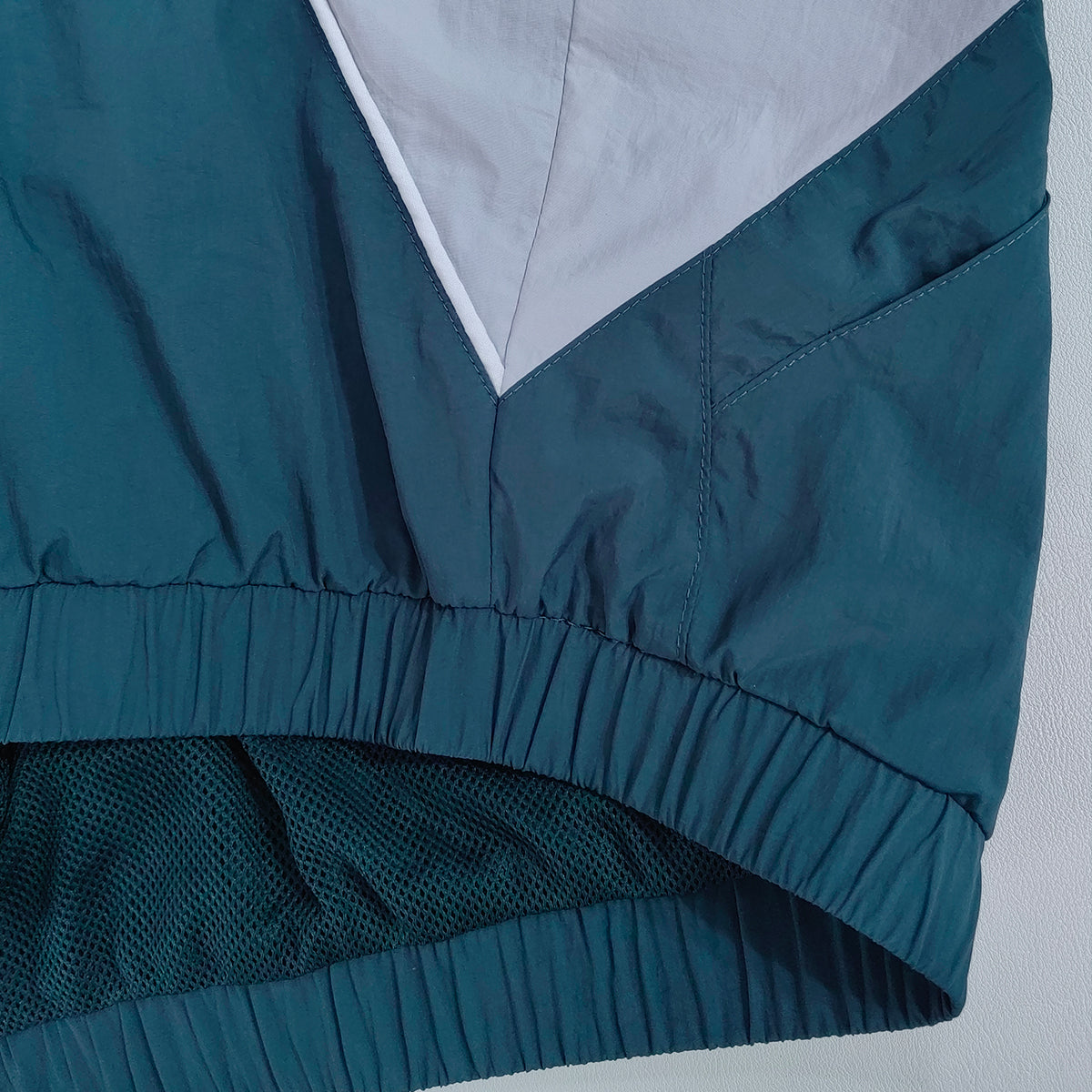 Benutzerdefinierte Spandex Polyester Outdoor Wanderjacke dünne Softshell Volldigitaldruck Baum Camouflage Kapuze Windjacke