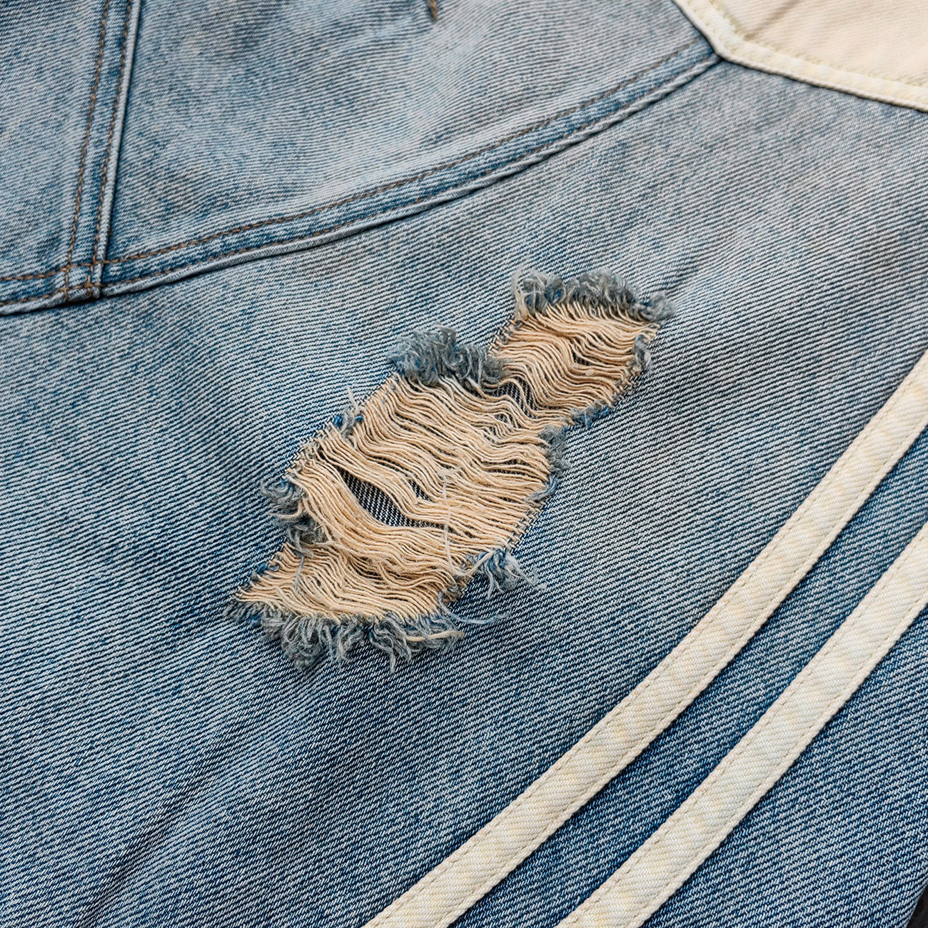 Y2K Vintage Jeans - Light Blue Gradient Cream Diamond Panel Three Stripe Wide Leg Streetwear