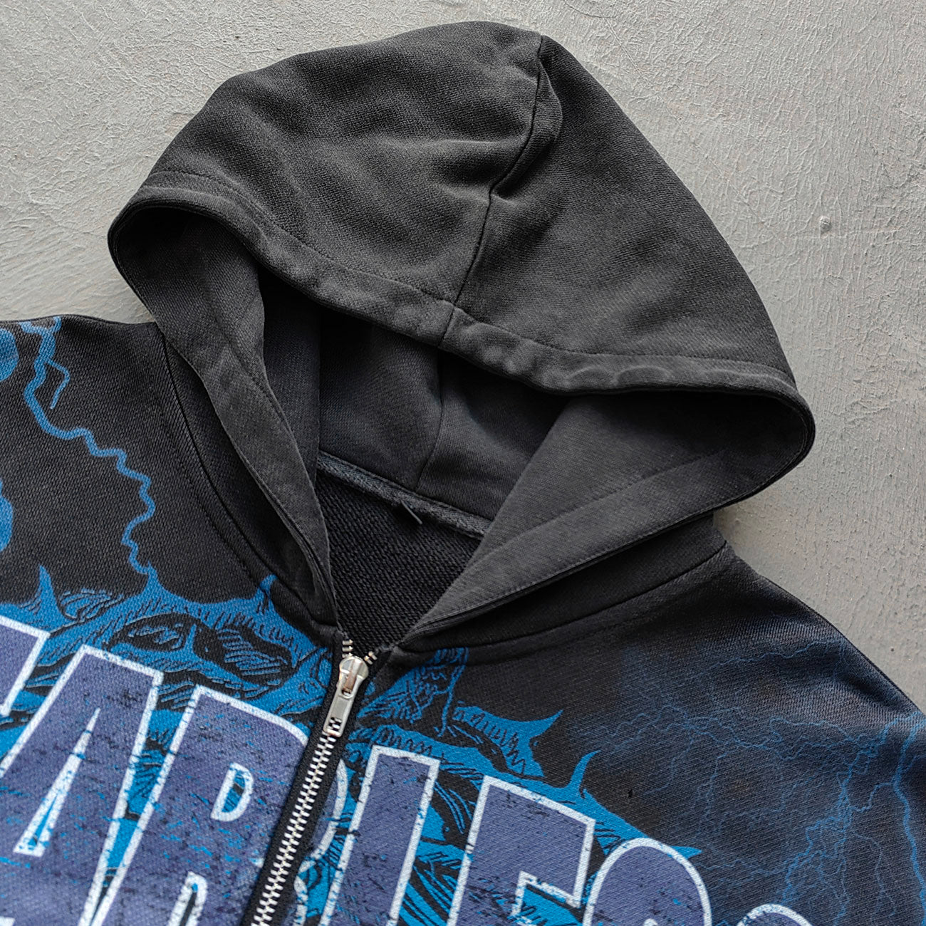 Distressed Zip Up Hoodie - FEARLESS Skull Print Vintage Streetwear