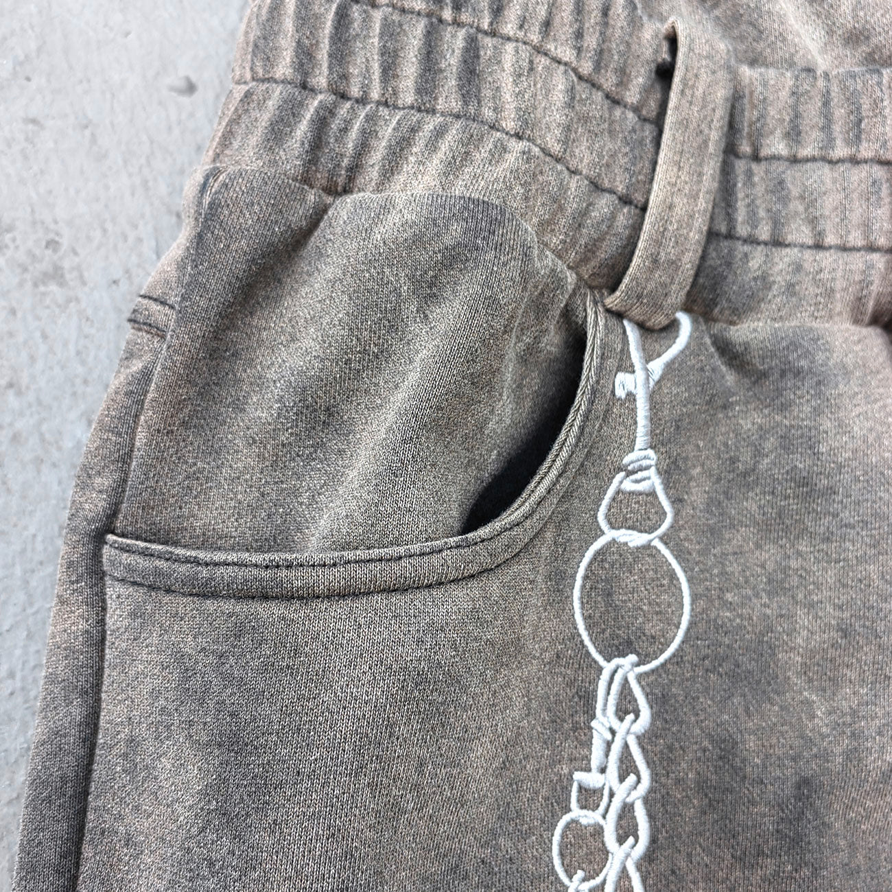 Chain Print Sweatpants - Black Brown Gradient High Waist Wide Leg Y2K Gothic Streetwear