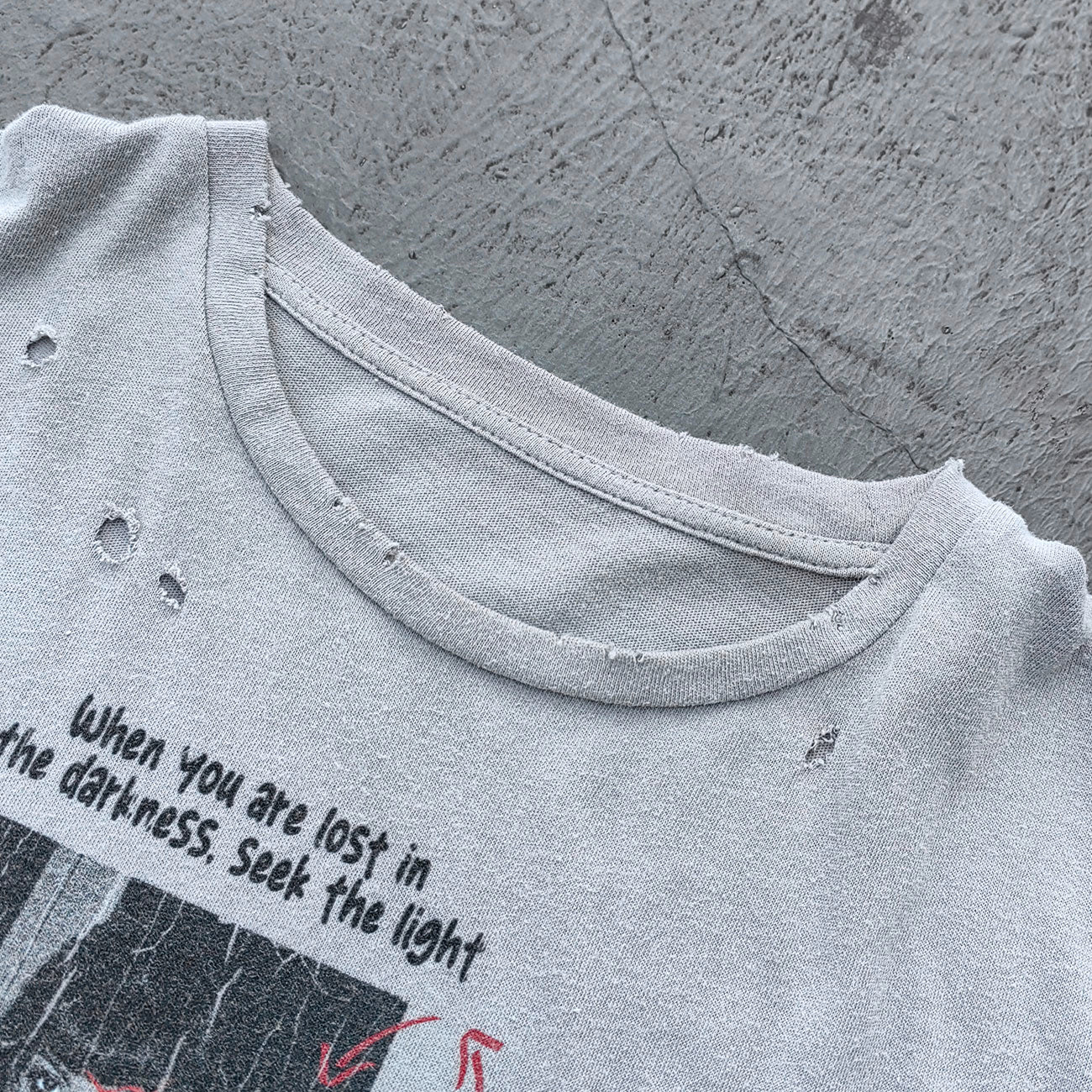 HUILI HDK Graphic Tee - Light Gray Dirty Wash Vintage Magazine Collage Print Distressed Ripped Raw Hem Y2K Streetwear
