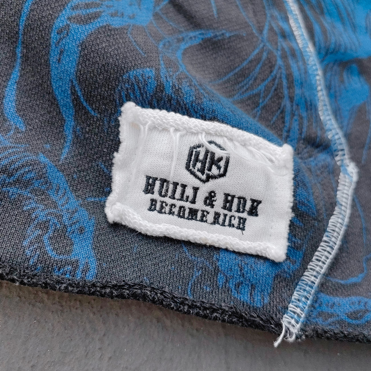 Distressed Zip Up Hoodie - FEARLESS Skull Print Vintage Streetwear
