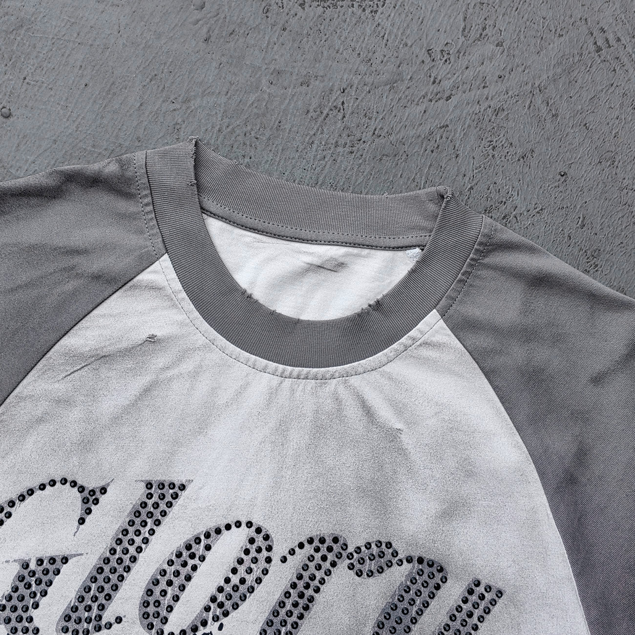 Glory Print Long Sleeve Tee - Gray White Raglan Rhinestone Dark Graphic Y2K Streetwear