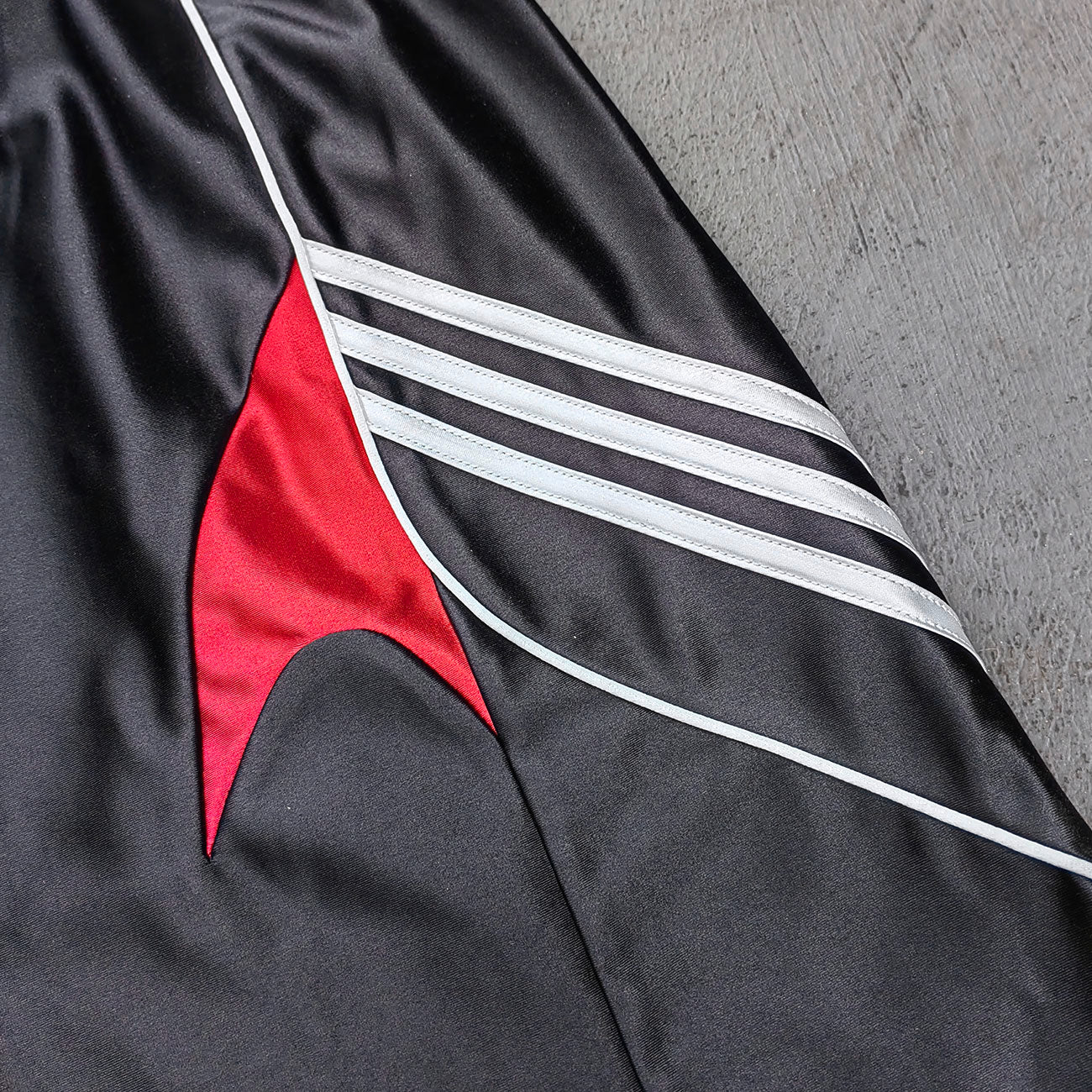ENERGY Football Jersey Set - Black Red Color Block V Neck Three Stripe Shirt Shorts Y2K Streetwear