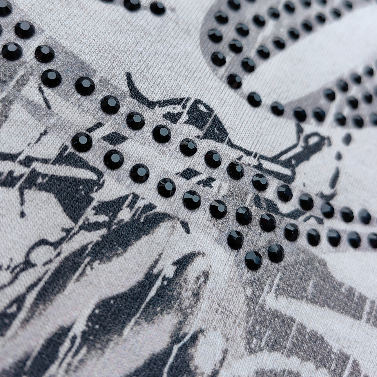 Glory Print Long Sleeve Tee - Gray White Raglan Rhinestone Dark Graphic Y2K Streetwear