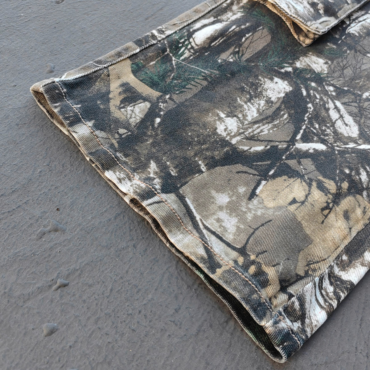 Camo Patchwork Cargo Jeans - Distressed Denim Ripped Y2K Streetwear