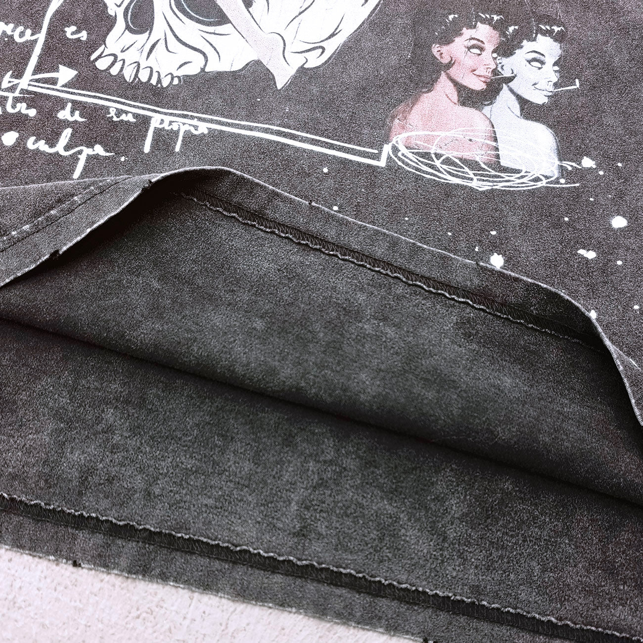 Comic Graphic Tee - Dark Gray Acid Wash Pin Up Skull Print Splatter Ripped Y2K Streetwear