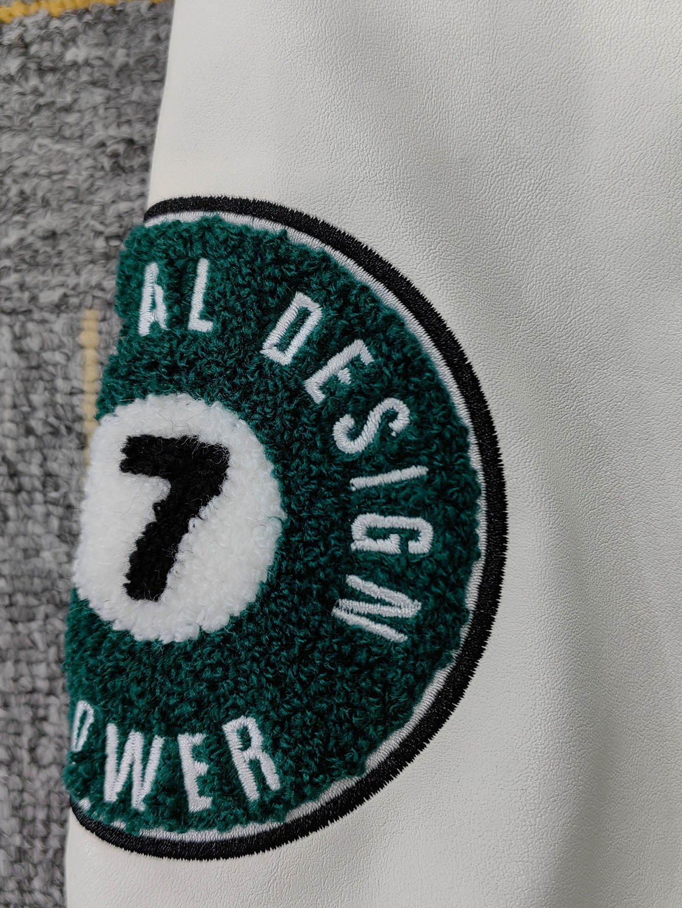 HUILI FACTORY high quality oem custom vintage chenille embroidered baseball varsity jacket